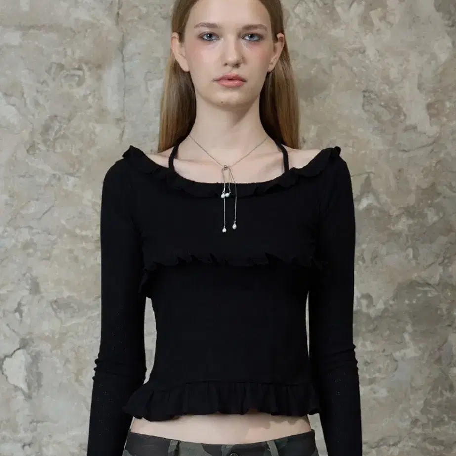 라티젠 홀터 슬리브 L13 FRILL HALTER SLEEVE(BLACK