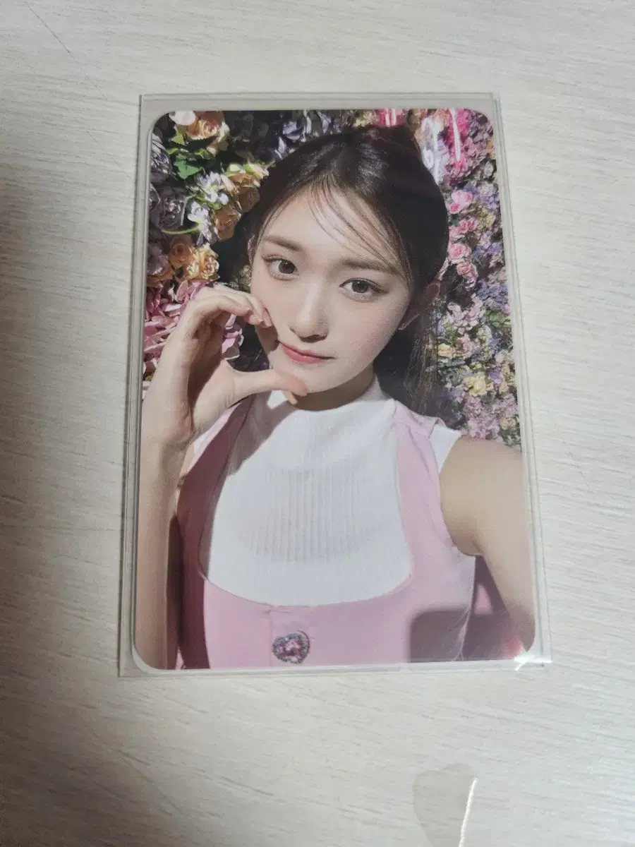 ive leeseo the prom queen photocard sells