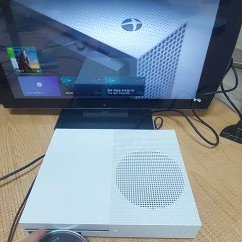 XBOX ONE S.  게임패스용추천. 1TB 본체만