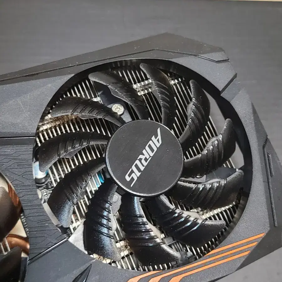 기가바이트 AORUS gtx1060 6g 그래픽카드