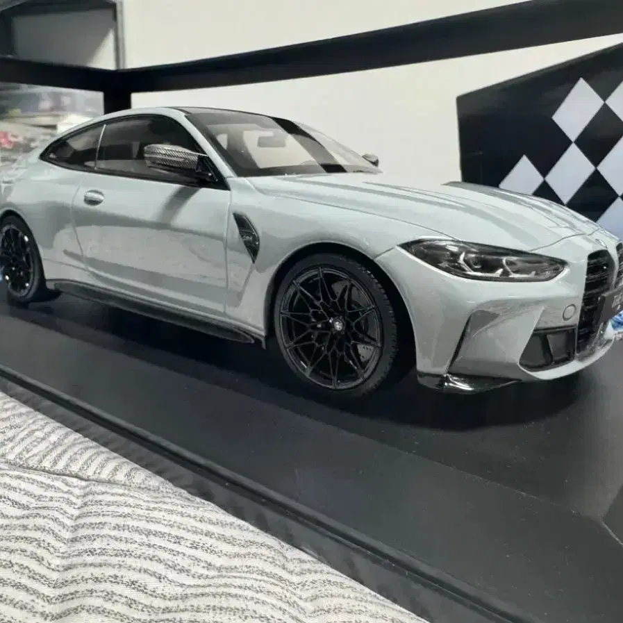 미니챔프 1:18 1/18 Bmw m4컴페티션 다이 캐스트 (논오픈)