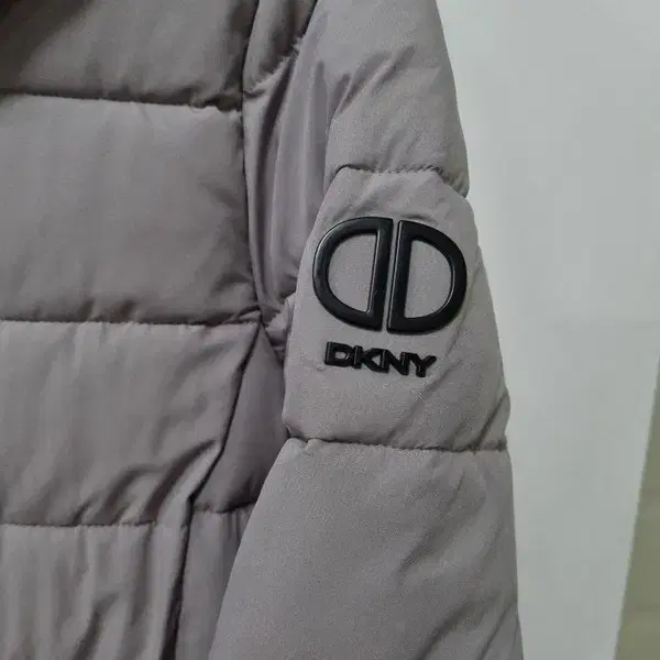 여L/DKNY 후드 패딩 자켓.