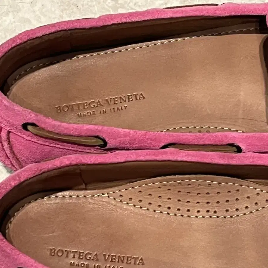 BOTTEGA VENETA. 보테가베네타 스웨이드 로퍼