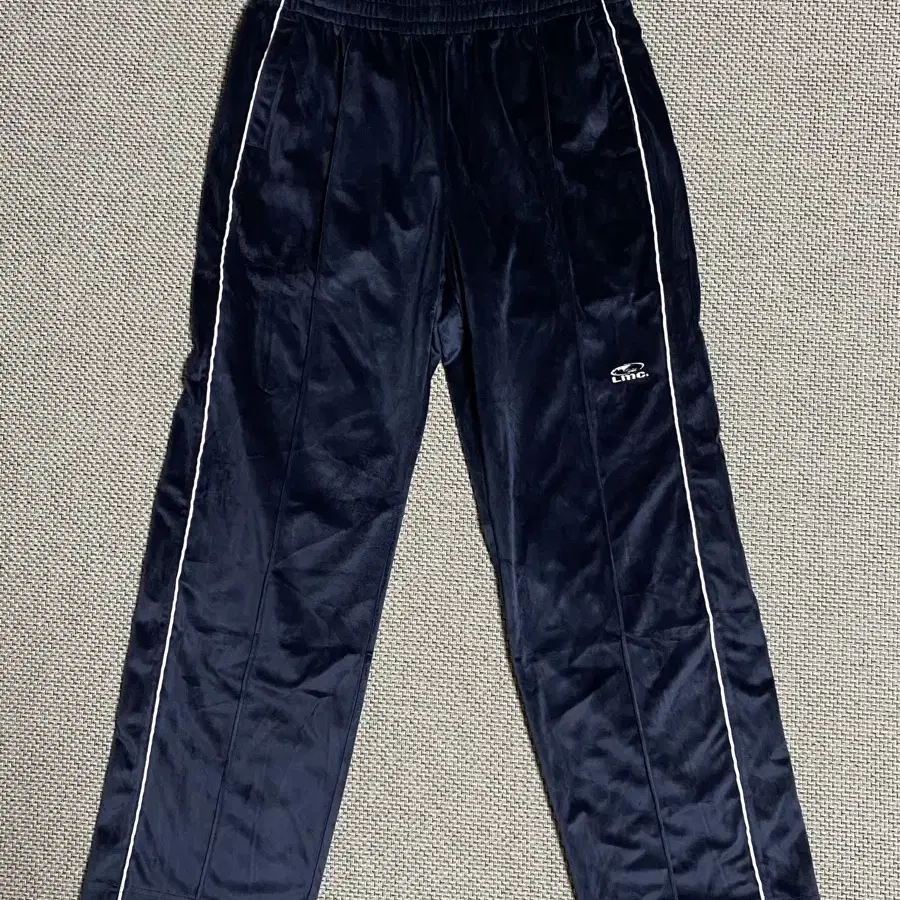 LMC VELOUR PIPING PANTS NAVY