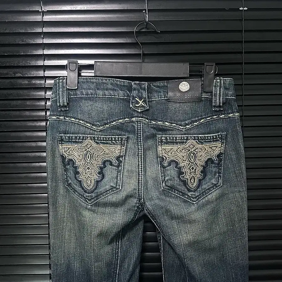 ANTIK DENIM 에스닉 자수 워싱 데님 부츠컷 팬츠 나팔 바지 25