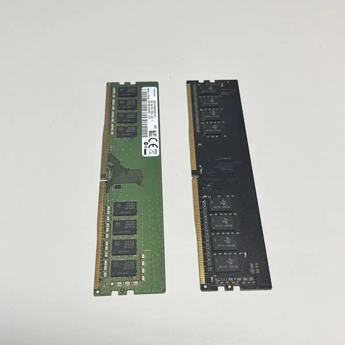 메모리 DDR4 8GB 2개