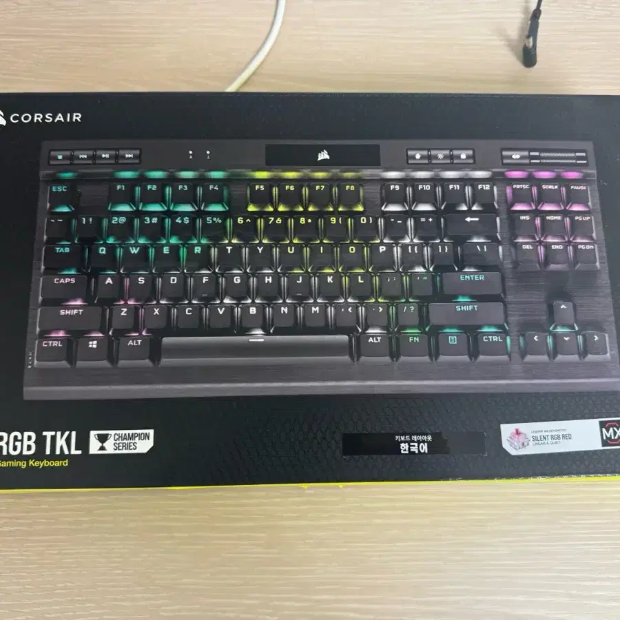 커세어 k70 rgb tkl 챔피언 저소음적축 팝니다