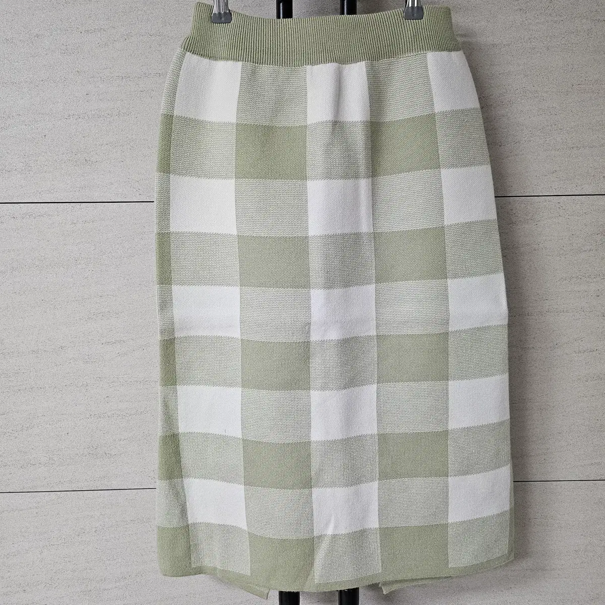 A4 New) Women's knitted skirt size M