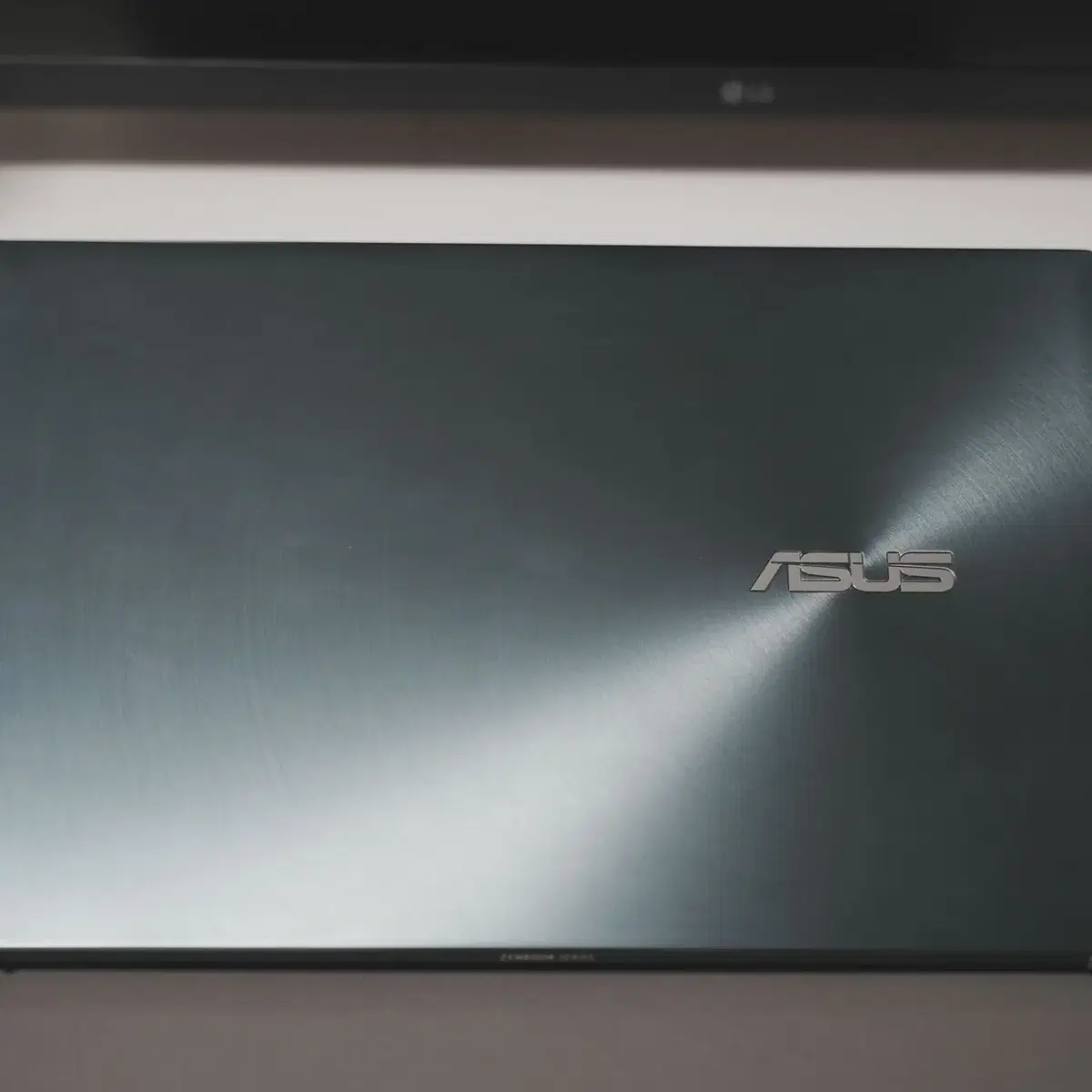 asus zenbook 14 ux425e