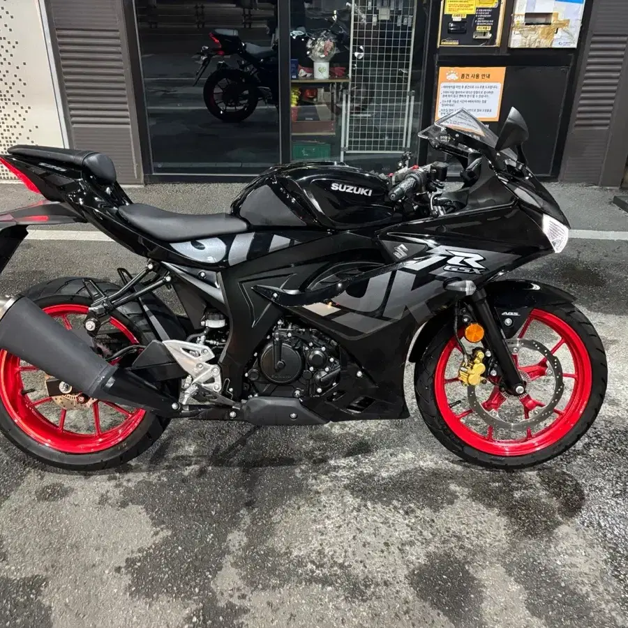 스즈키gsxr125 23년식