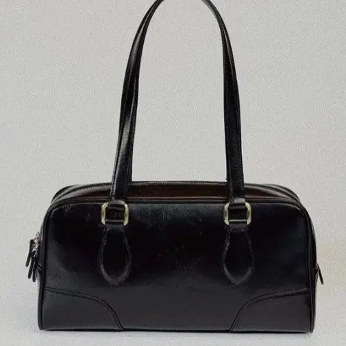 Lo61 timeless bowler bag black