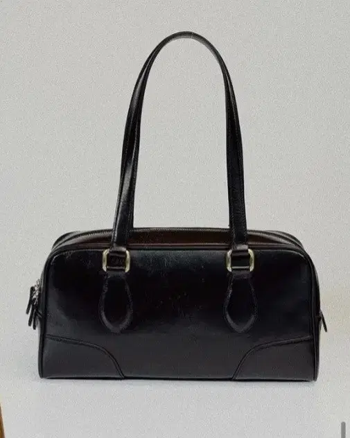 Lo61 timeless bowler bag black