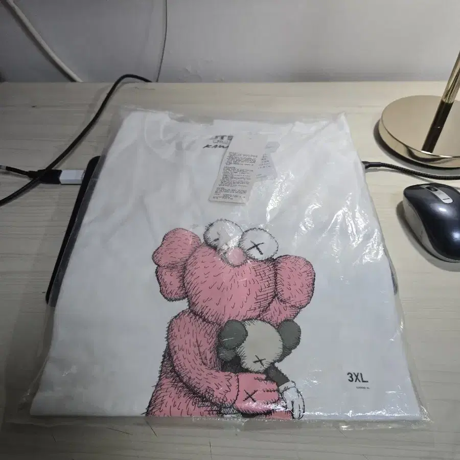 (3XL) KAWS 카우스 유니클로 TAKE 반팔 티셔츠