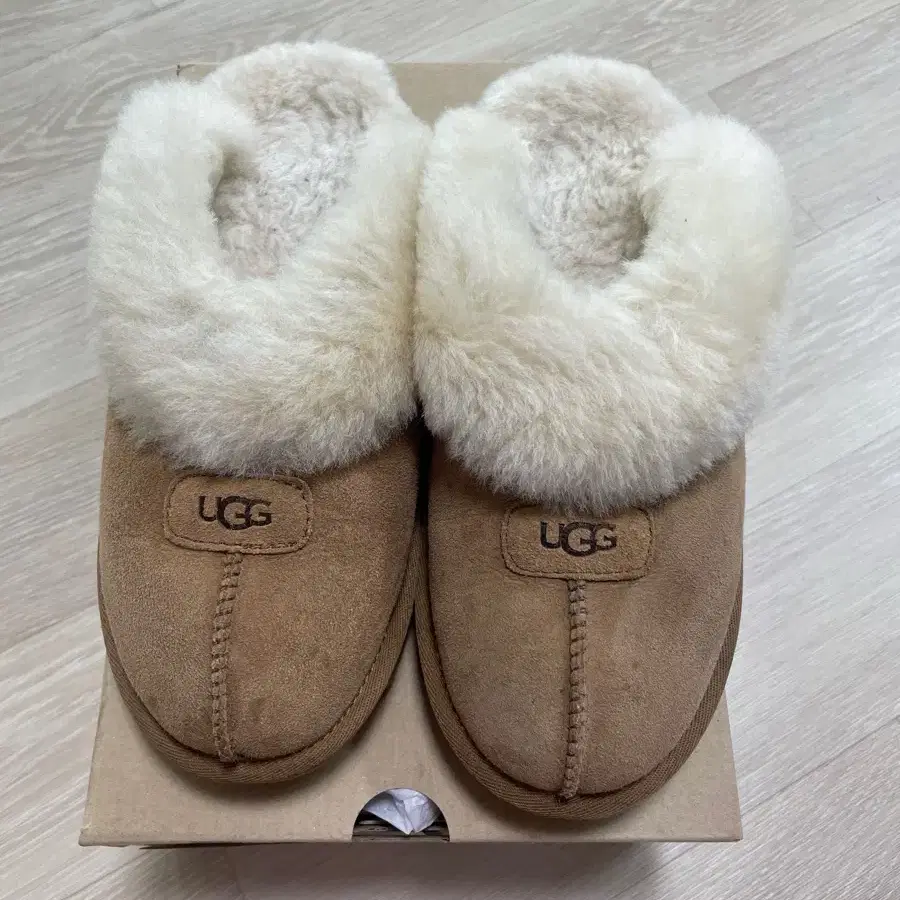 미국 UGG 어그 슬리퍼(240)