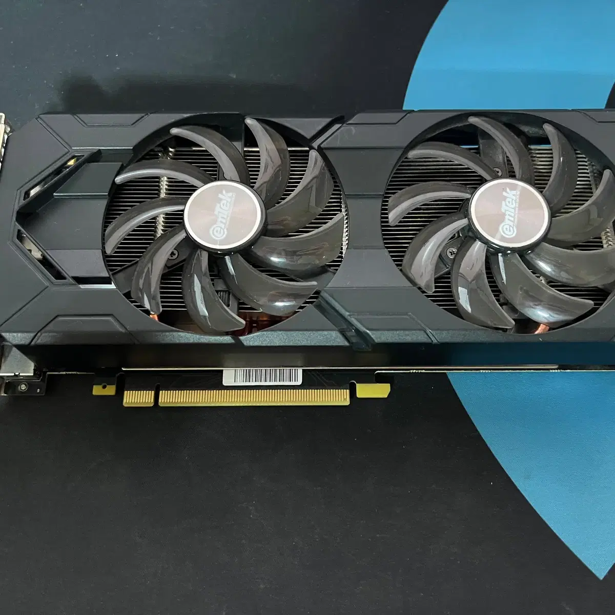 이엠텍 GTX1070ti 그래픽카드 A급 판매합니다.