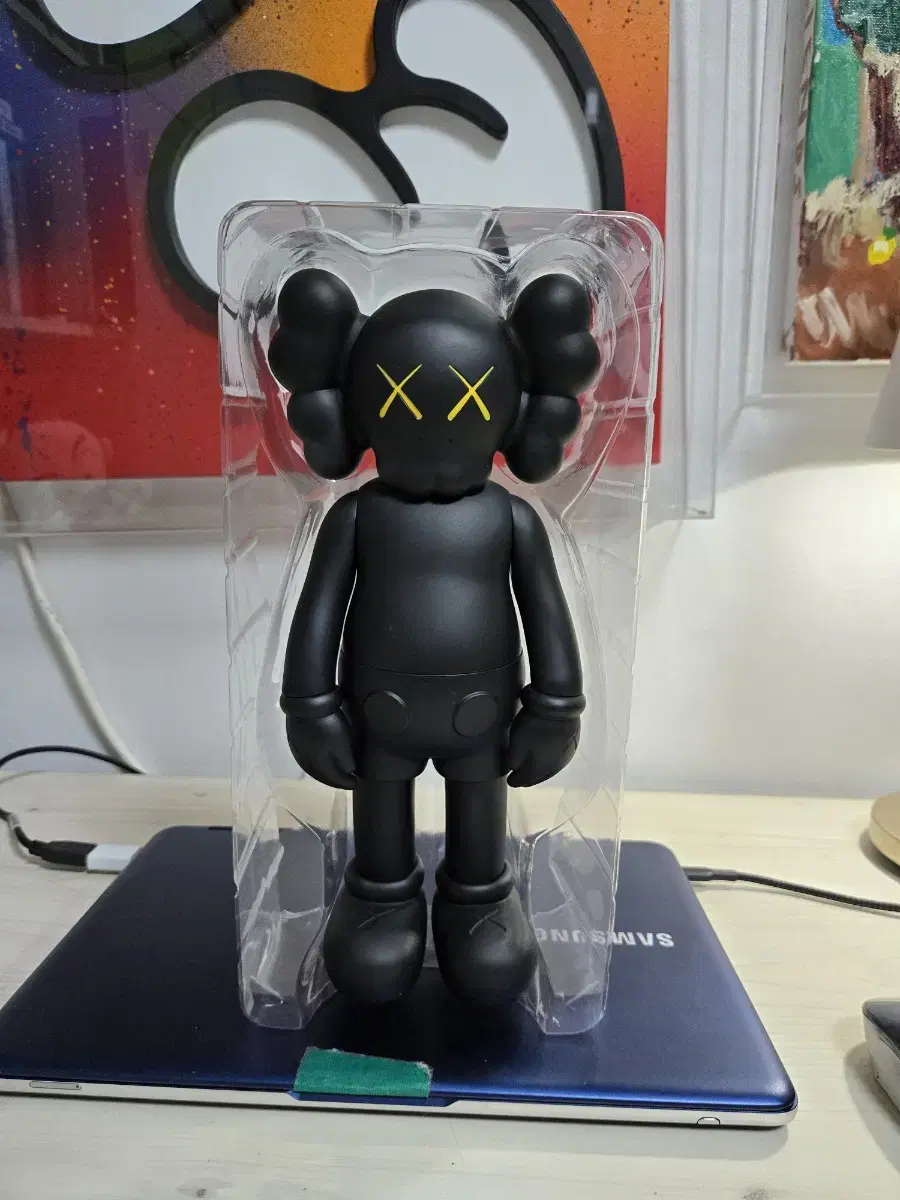 카우스 KAWS 컴패니언 블랙 피규어