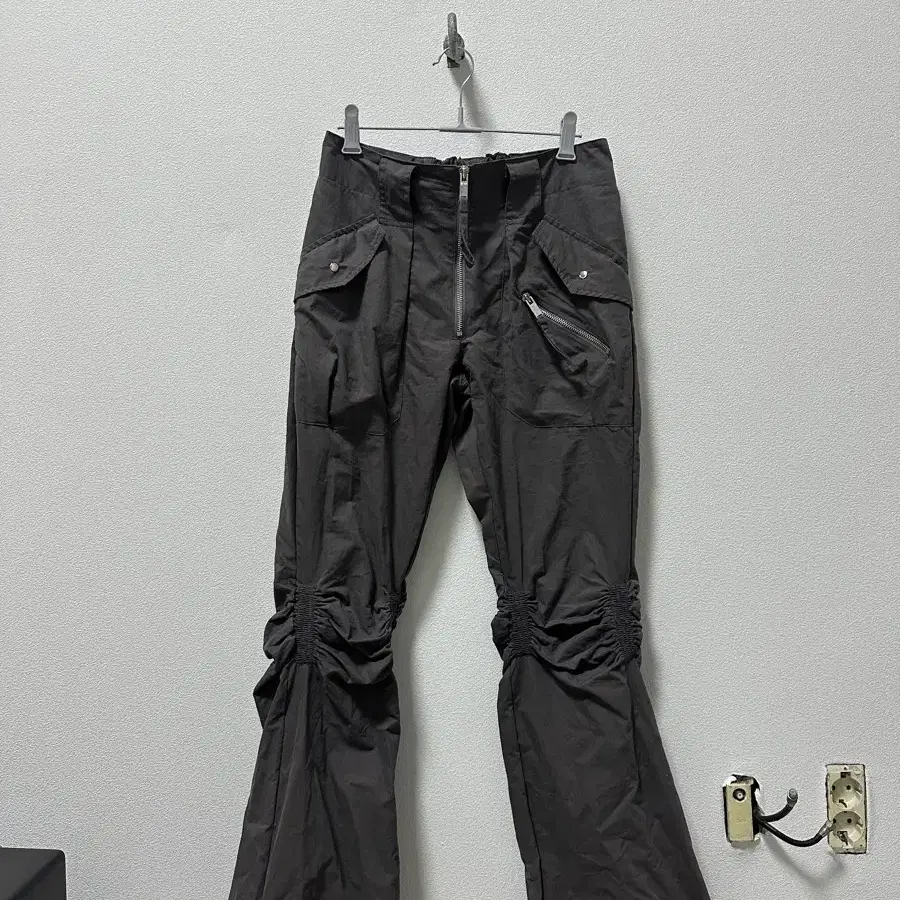 나체 바지 nache EXPOSURE ZIP DETAIL PANTS (U