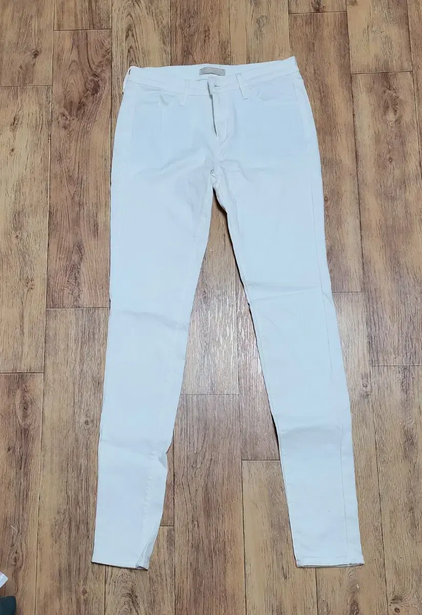 Uniqlo Skinny Jean White Denim Pants 28