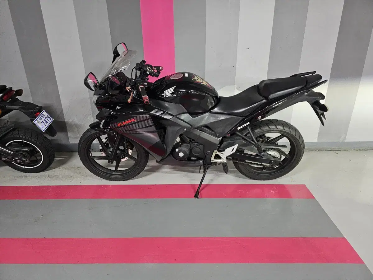 12년식 CBR 125 R 판매합니다.