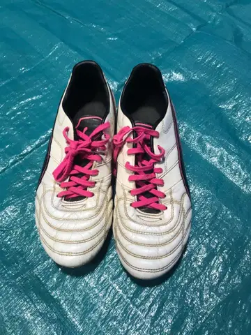 스파이크 화이트 / 핑크 축구화 28.0cm