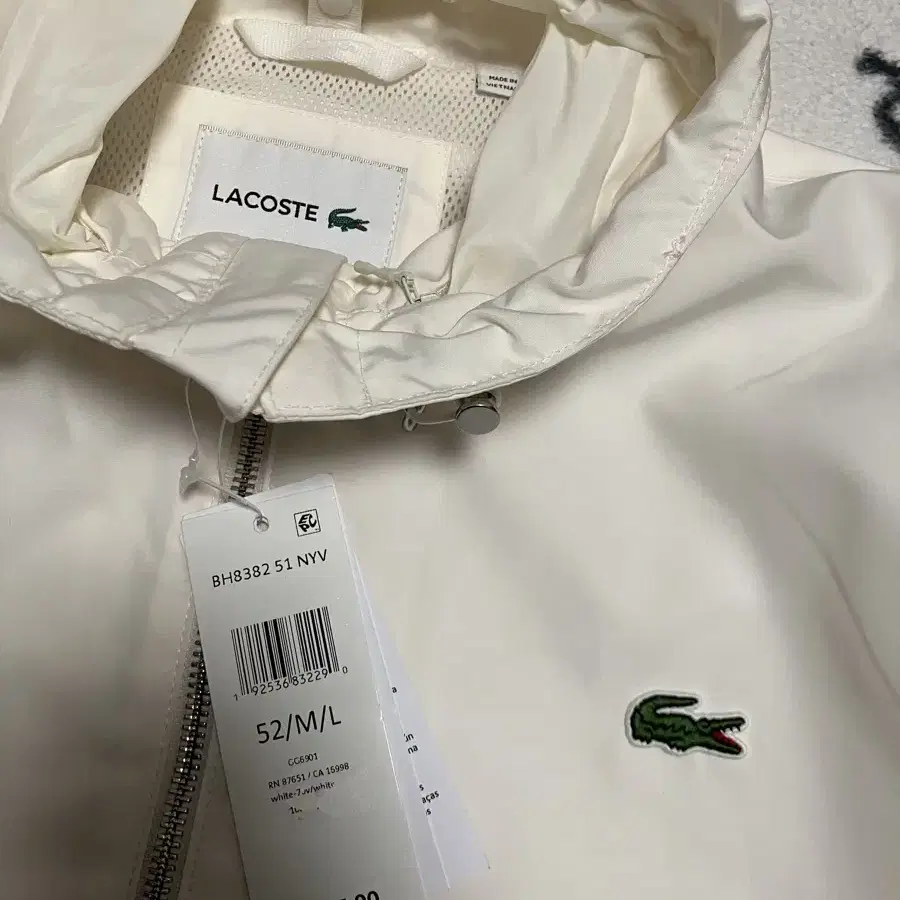 [52] 라코스테(Lacoste) 바람막이 택채 새상품 (화이트)