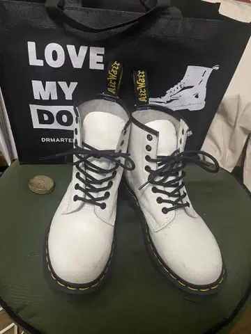 닥터마틴 화이트 부츠 25cm 12500 ->10000 10000