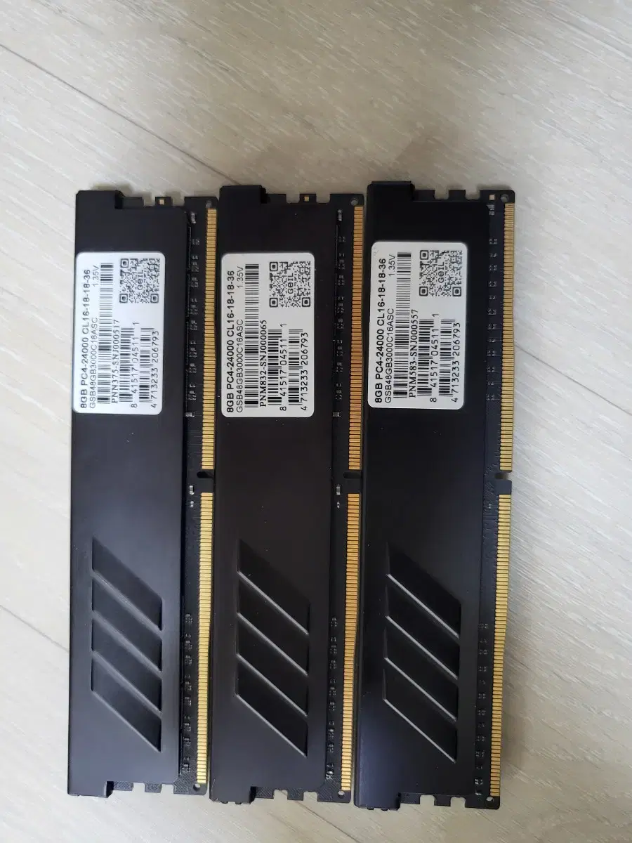 DDR4 8BG 팝니다