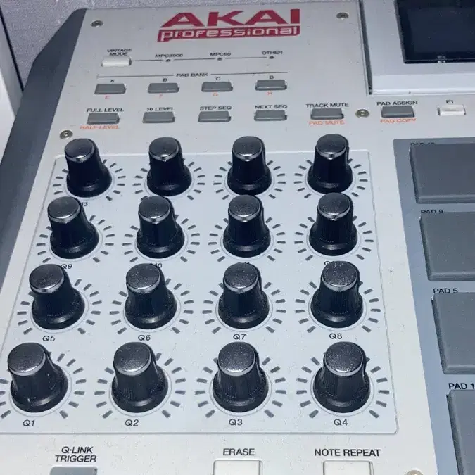 Akai mpc 르네상스