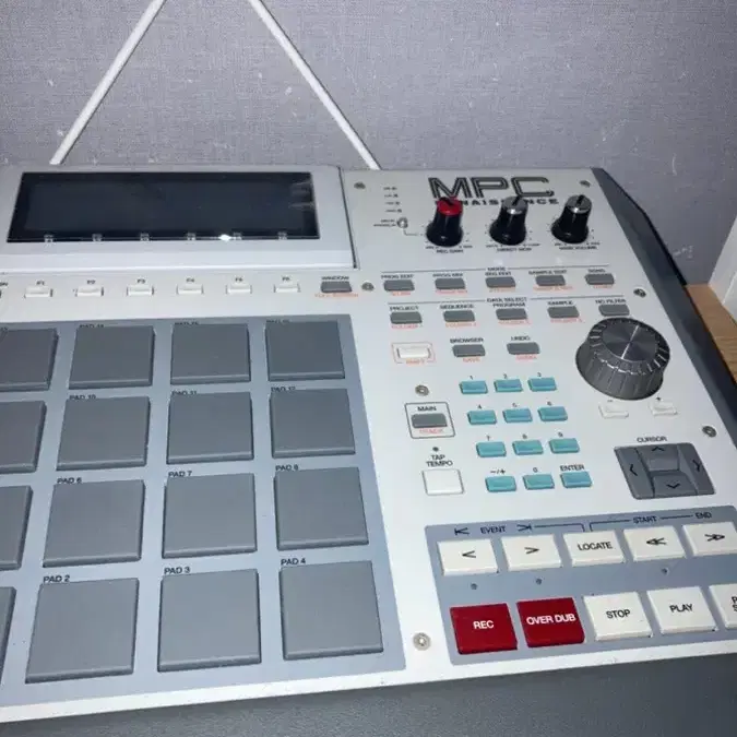 Akai mpc 르네상스