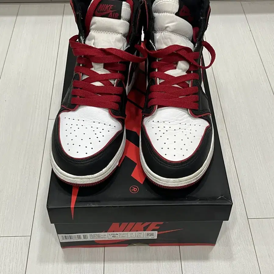 Air Jordan 1 에어 조던1 레트로 블러드라인