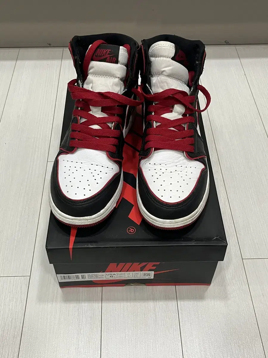 Air Jordan 1 에어 조던1 레트로 블러드라인