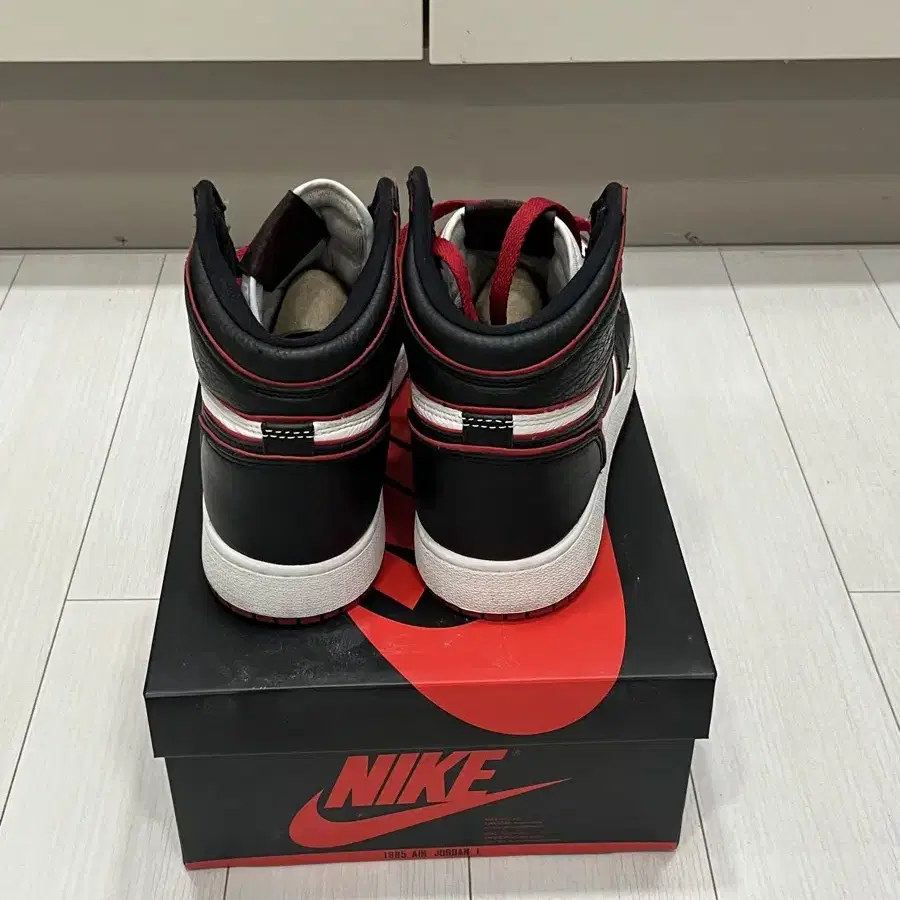 Air Jordan 1 에어 조던1 레트로 블러드라인