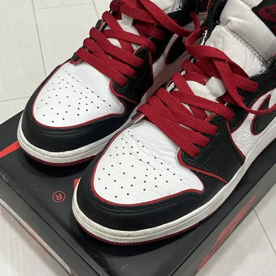 Air Jordan 1 에어 조던1 레트로 블러드라인