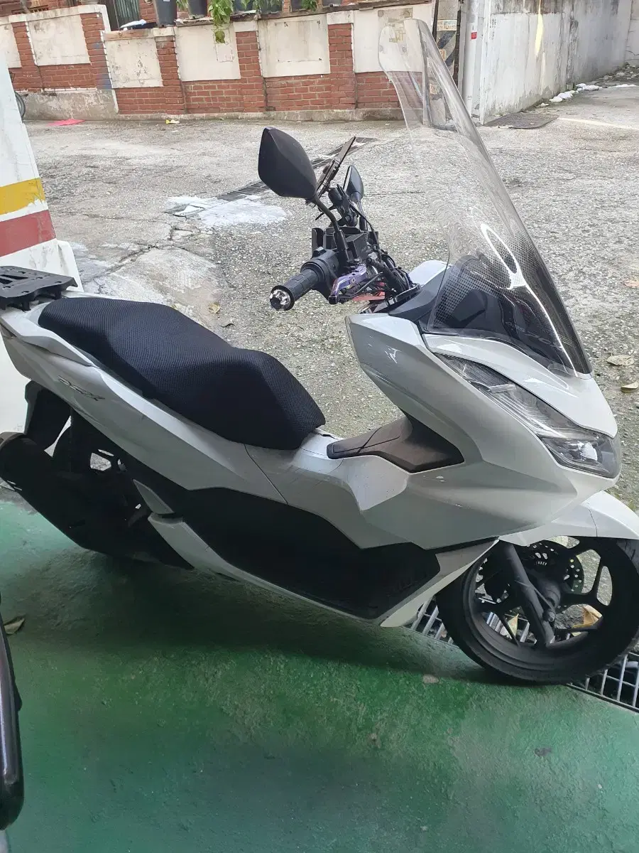 22년식 pcx125 팝니다 38xxxkm