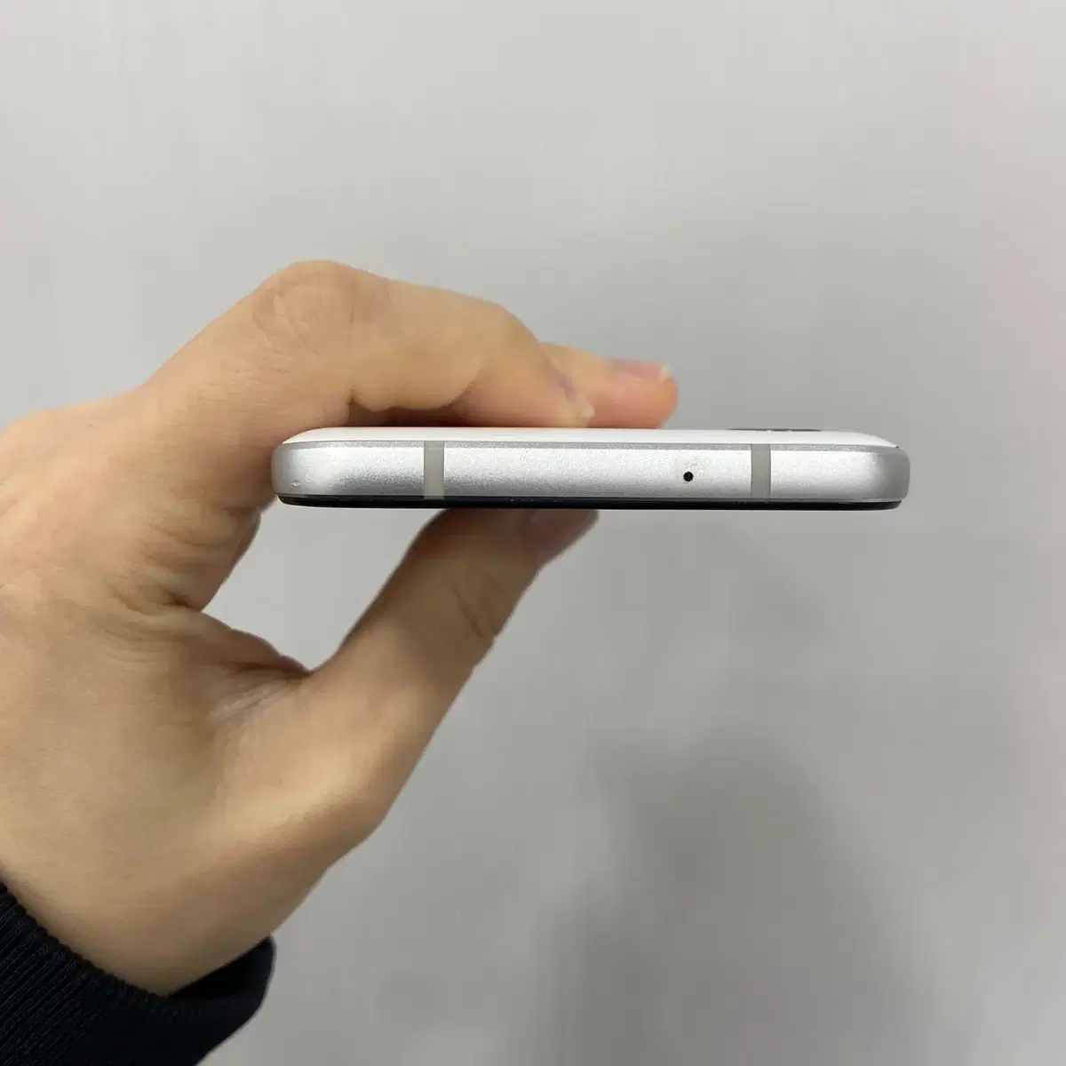 Q6 화이트 32GB 부산 중고폰 팝니다 02961