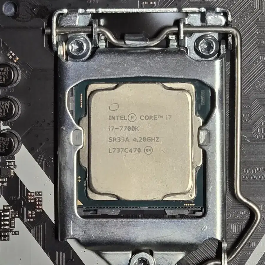 i7-7700K + Z270 (CPU + 메인보드) 컴퓨터 부품 팝니다