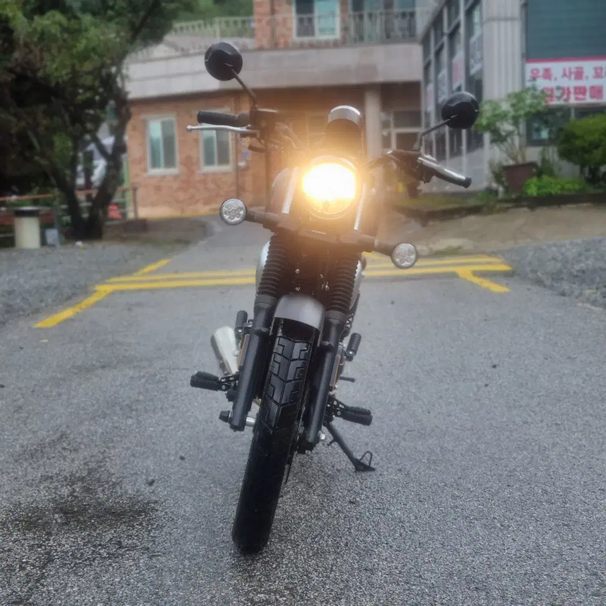 23년식 한솜 베네트125 900km 신차급 판매합니다.