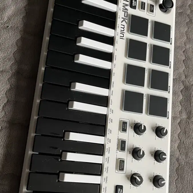 AKAI MPK MINI MK2 WHITE