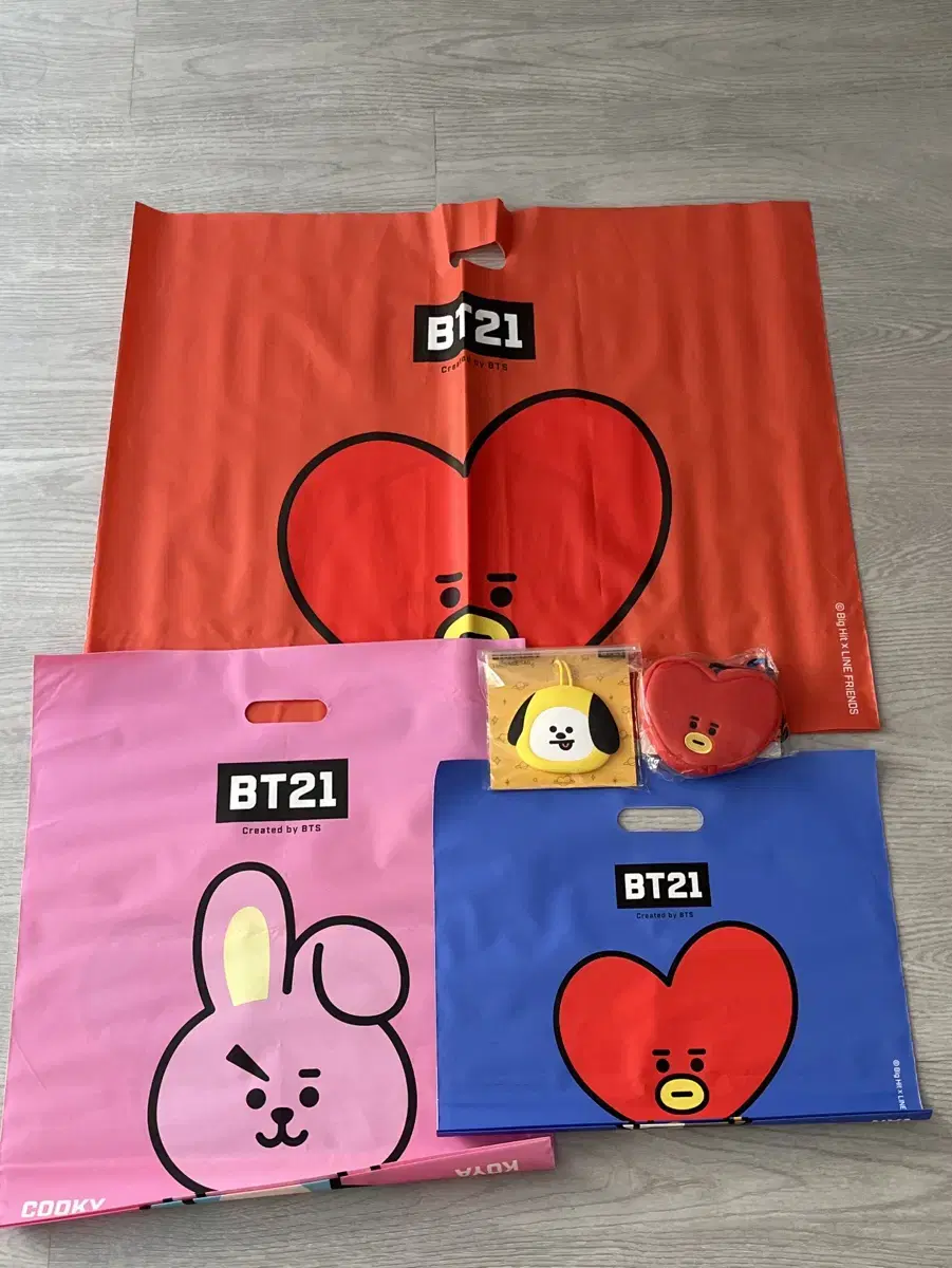 라인프렌즈 bt21동전지갑.네임택