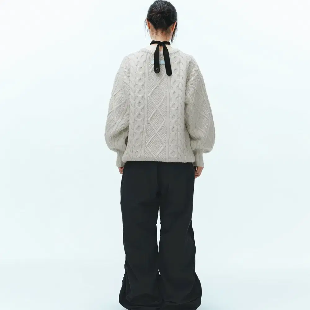 코이세이오 POMPOM CABLE KNIT IVORY