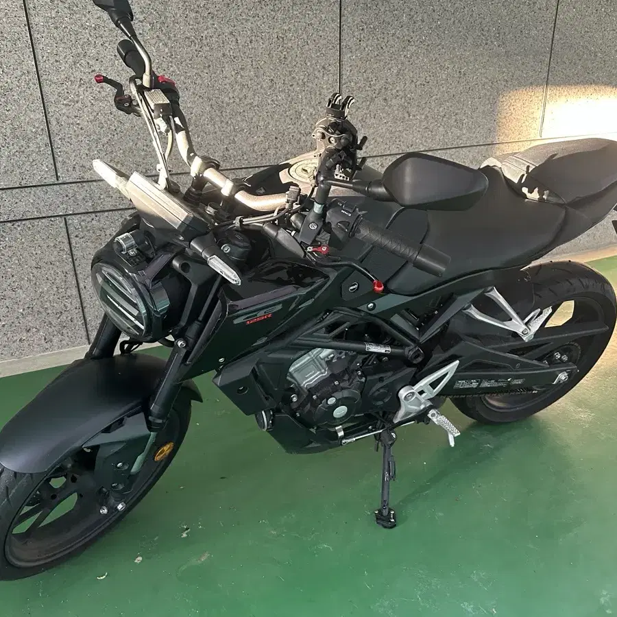 혼다 cb125r 올블랙 23년식 3800km