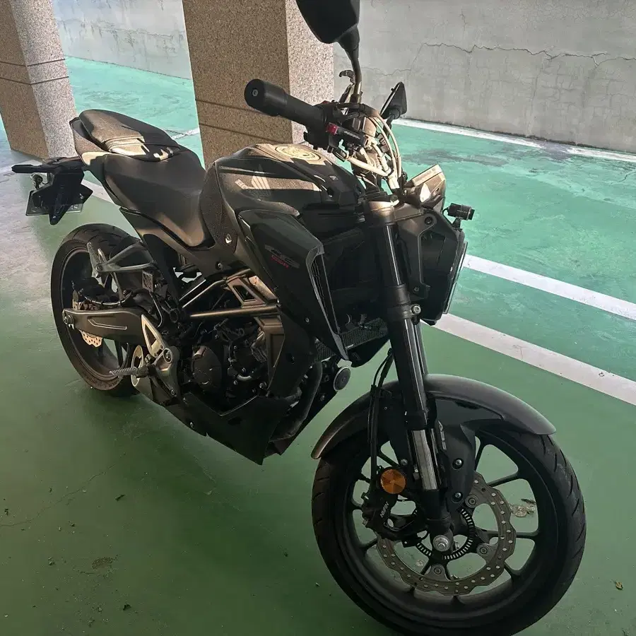 혼다 cb125r 올블랙 23년식 3800km