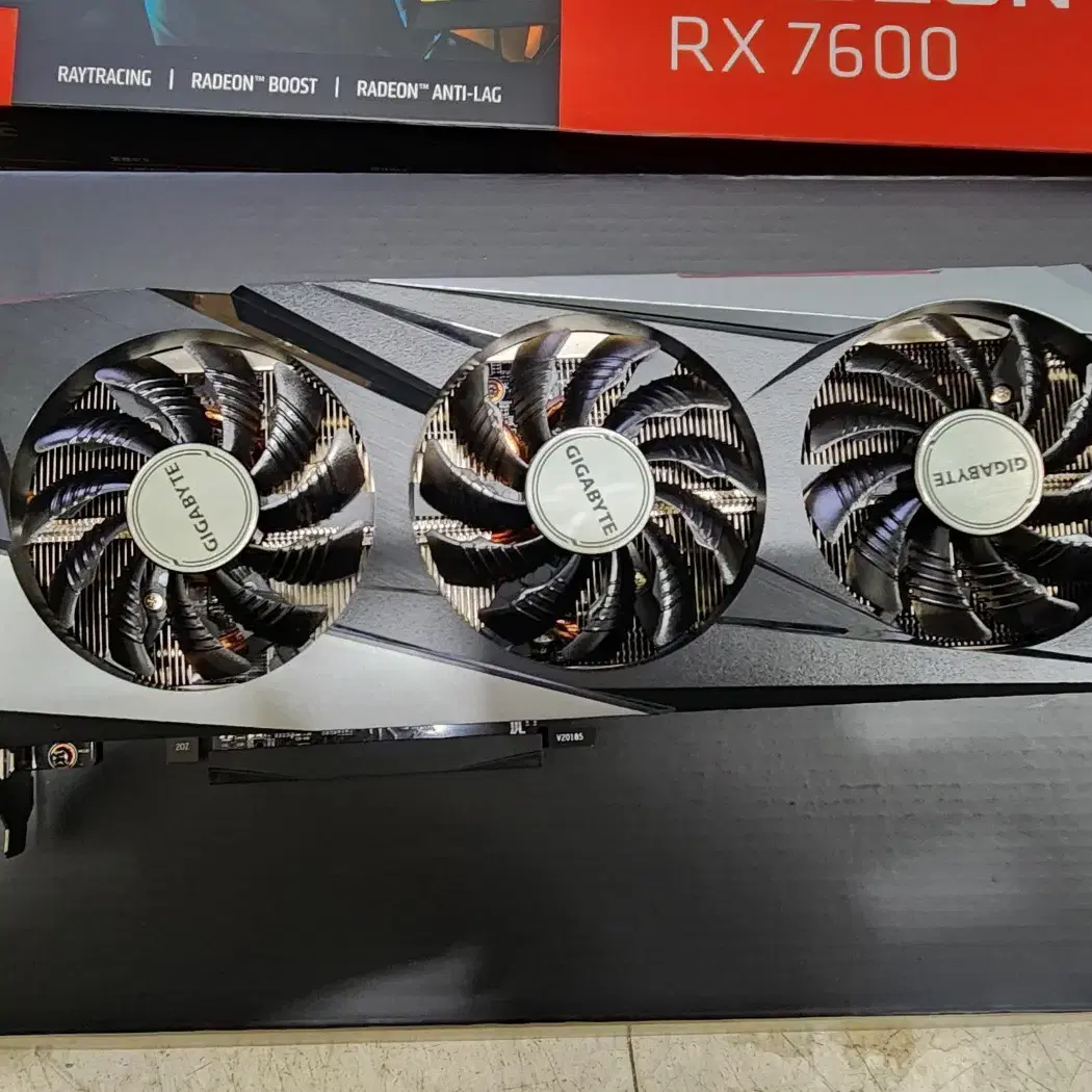 GIGABYTE 라데온 RX 7600 Gaming OC D6 8GB