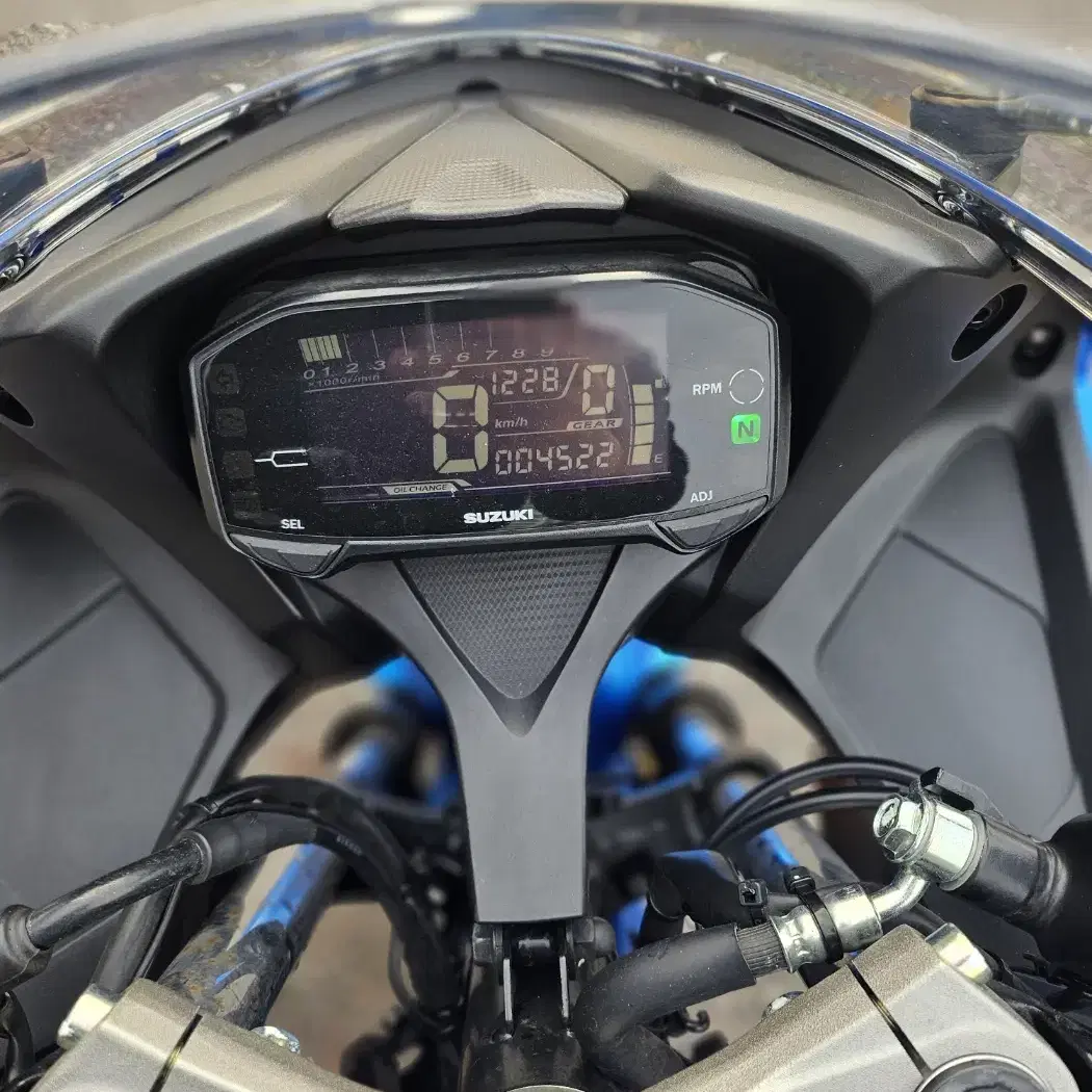 A급 신차컨디션 스즈키 gsx-r125 23년식 4천키로 최저가 판매~!