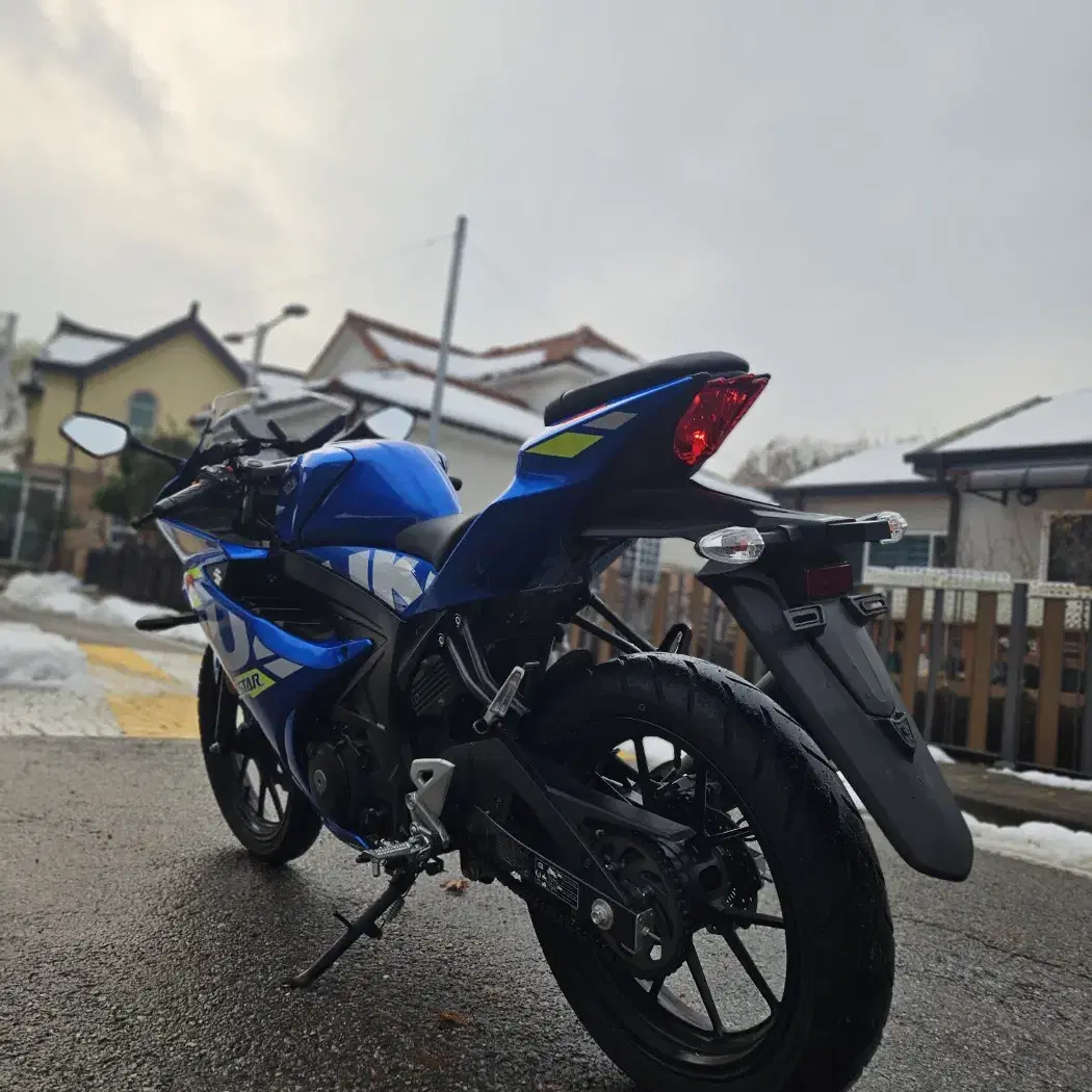 A급 신차컨디션 스즈키 gsx-r125 23년식 4천키로 최저가 판매~!