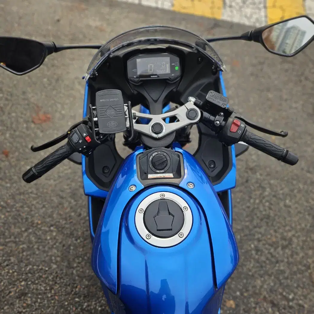 A급 신차컨디션 스즈키 gsx-r125 23년식 4천키로 최저가 판매~!