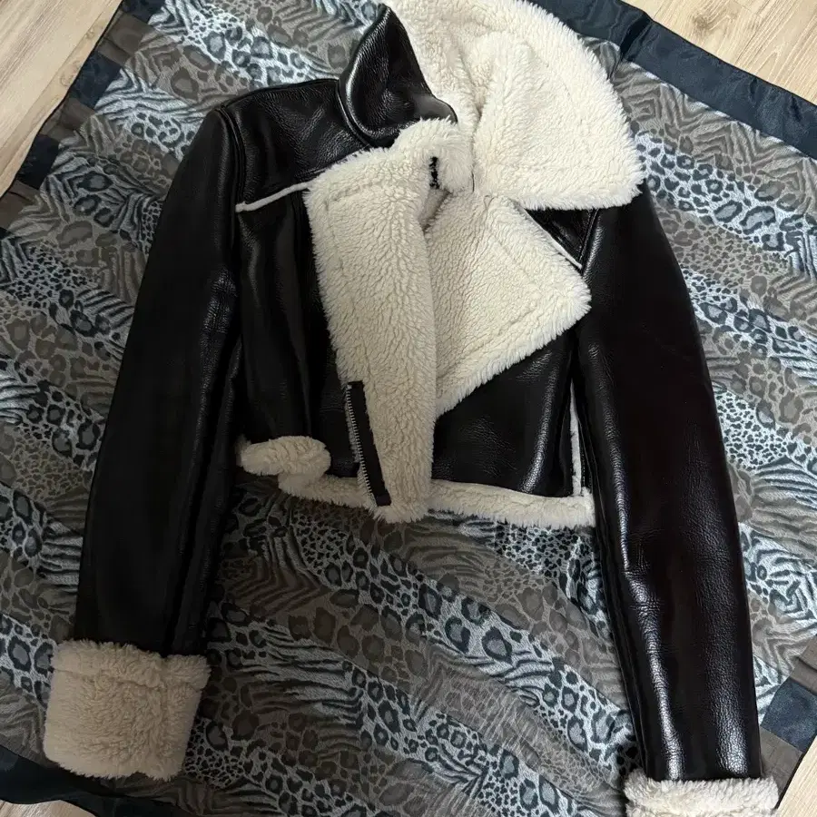 자라 무스탕 zara double faced cropped jacket