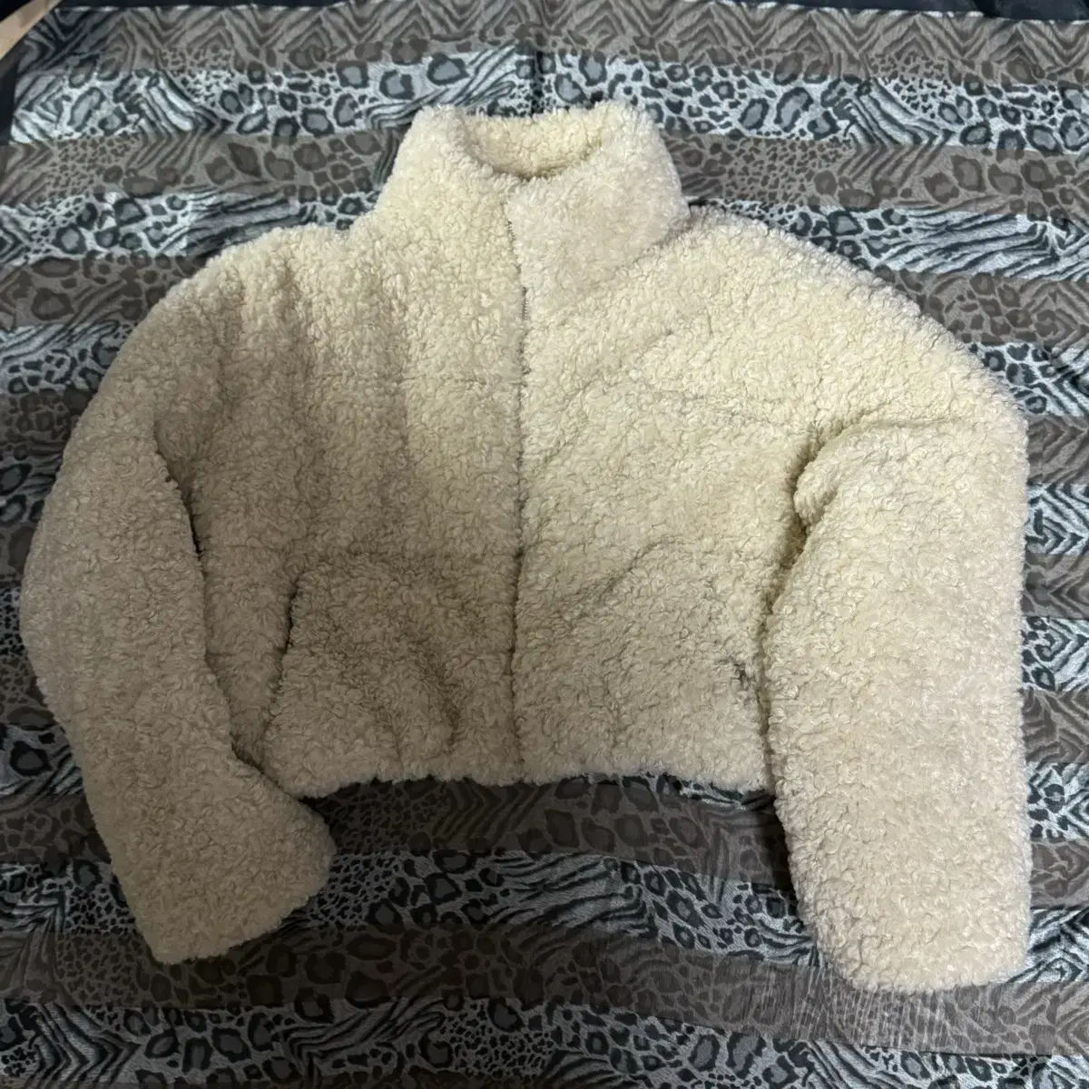 자라 뽀글이 패딩 Zara Puffer Jacket Cream