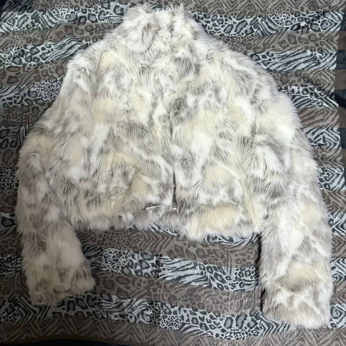 커런트 퍼자켓 화이트 current crop fur jacket