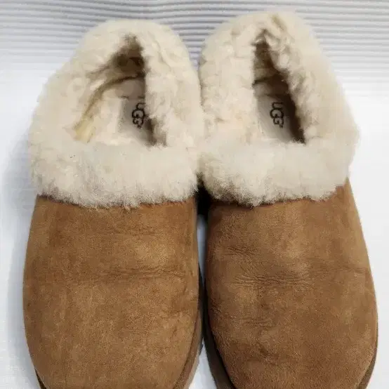 UGG 어그 양털 방한화 250-255사이즈